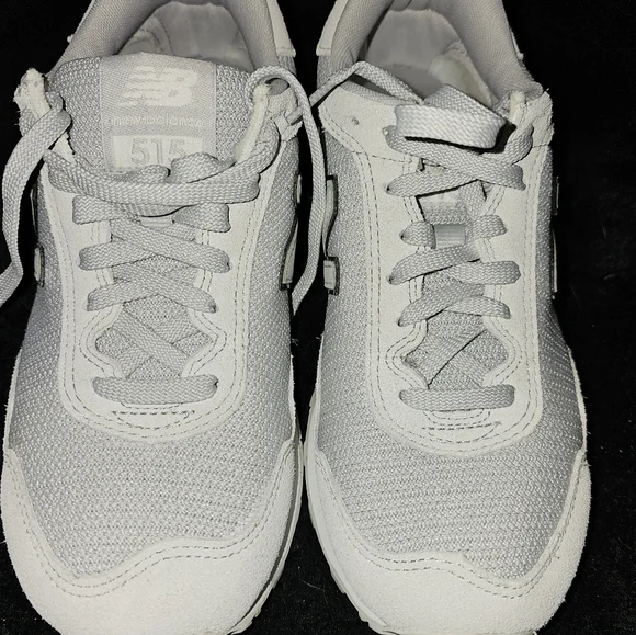 Womens New Balance - Picture 3 of 6